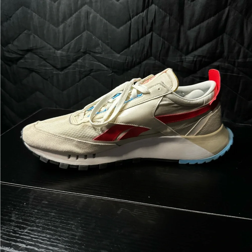 Men’s Reebok - Picture 5 of 8